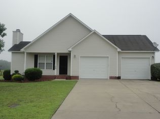 109 Norris Ct, Raeford, NC 28376