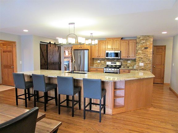3rd image of 16570 W Applewood Ct