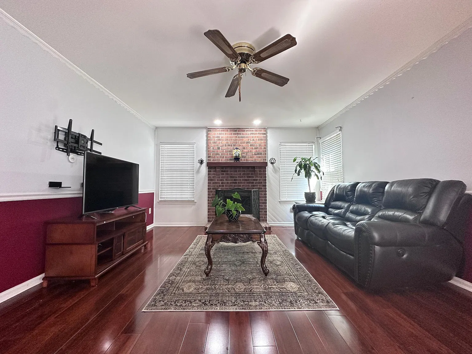 4 bed, 3036 sqft, $4,000 — Photo 4