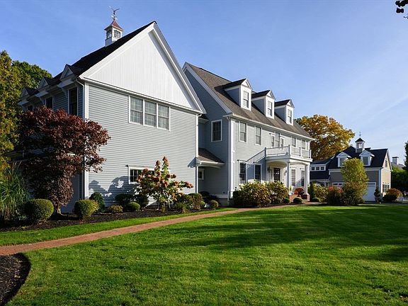 3rd image of 108 Deerfield Ln