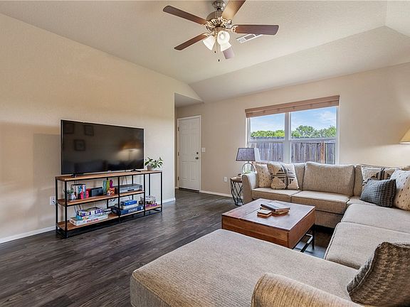 2nd image of 1310 S Kingfisher Ln