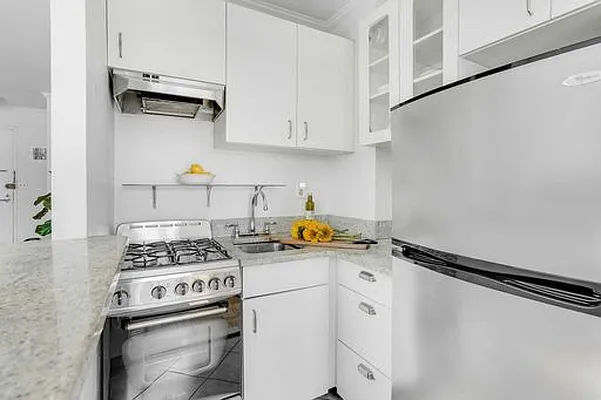 Sold by Compass | media 6