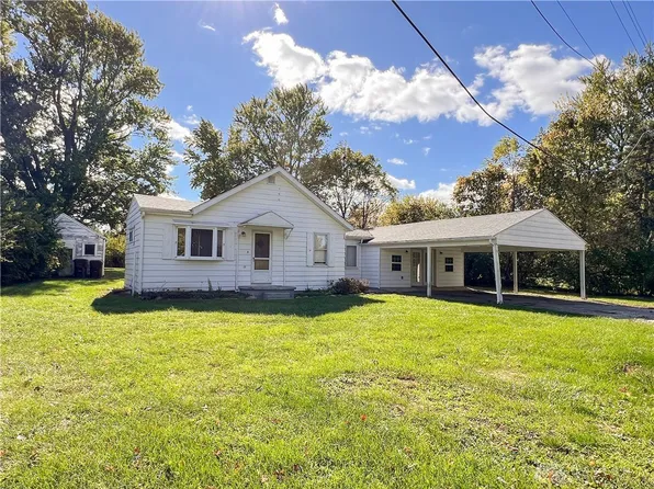 6622 Walnut St, Tipp City, OH 45371