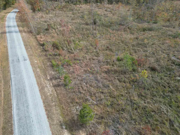 9 Carnal Rd, Huntingdon, TN 38344