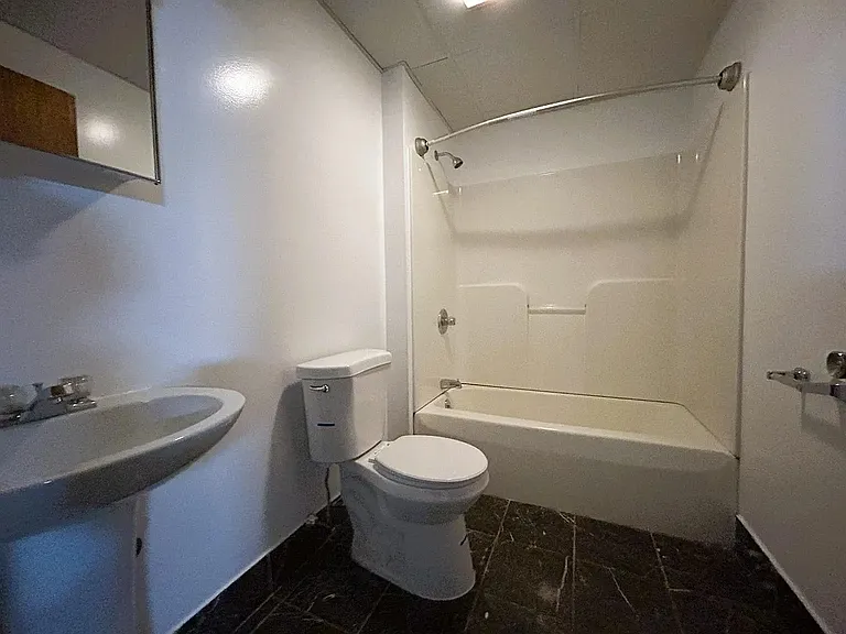 1184 Chapel St #2 — Photo 11