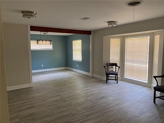 5th image of 2326 Beck St