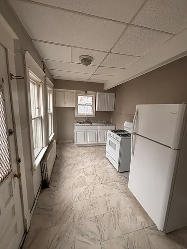 1558 Elmwood Ave #4 Photo 1