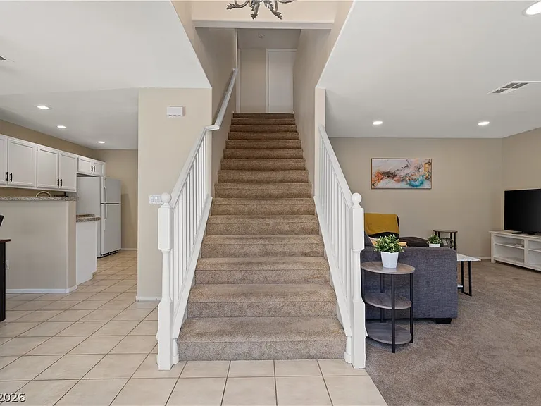 8216 Diamond Star Ct — Photo 5