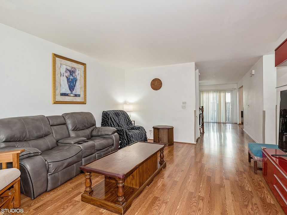 1949 N Heritage Dr Palatine IL Zillow