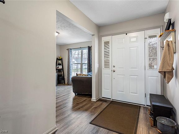 2nd image of 1686 E Ash Dr