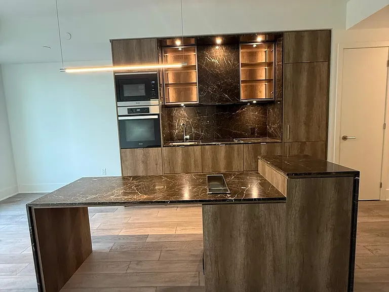11 Yorkville Ave #2201 — Photo 6
