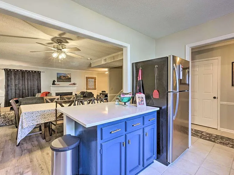 1073 Fairfax Dr — Photo 8