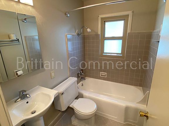 4th image of 2701 26th St #5