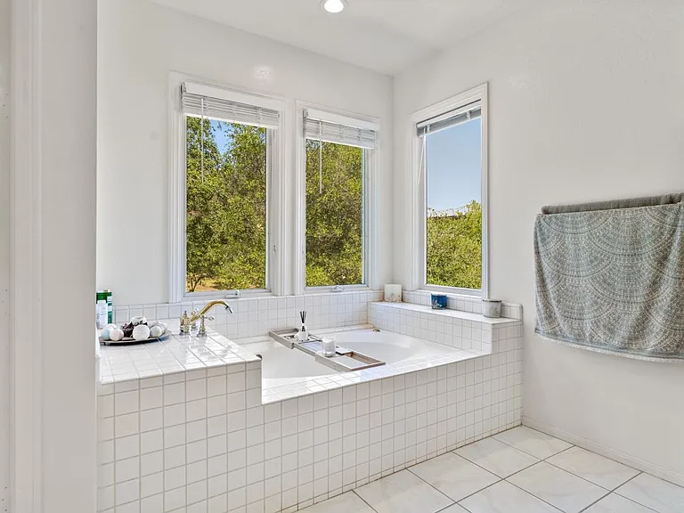 15983 S Woodson Dr — Photo 37