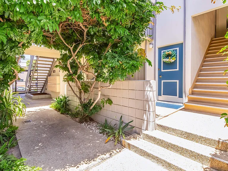 Ocean West Apartments — Photo 4