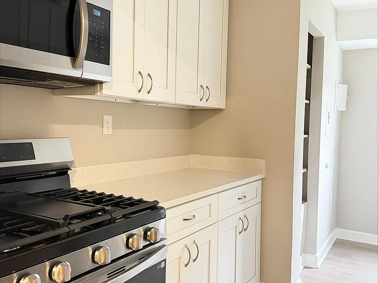 5931 Quantrell Ave #101 — Photo 5