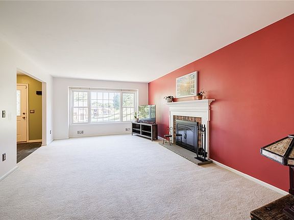 5th image of 12 Huxley Way