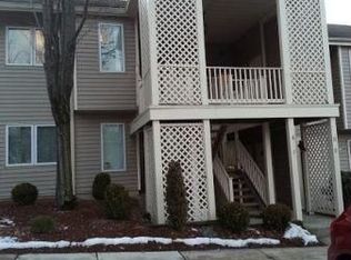 8 Augusta Dr, Annandale, NJ 08801