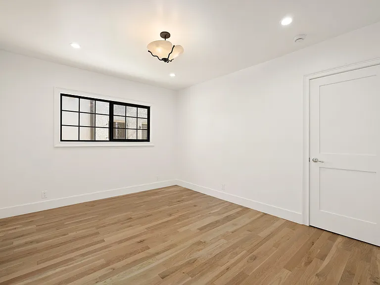 211 S Formosa Ave — Photo 19