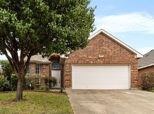 1005 Shortleaf Pine Dr, Arlington, TX 76012