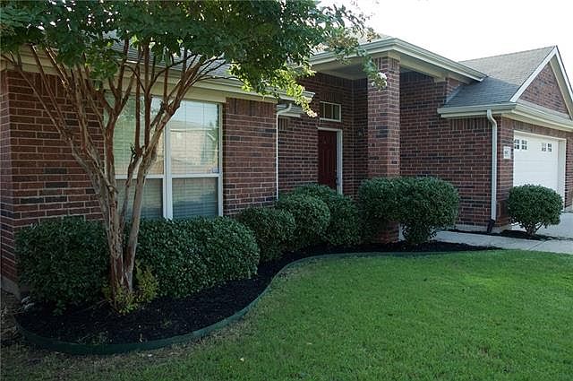1st image of 2017 Crestlake Dr