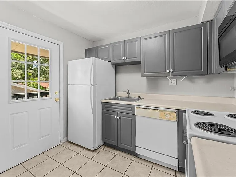 12407 Oak Cedar Pl #202 — Photo 3