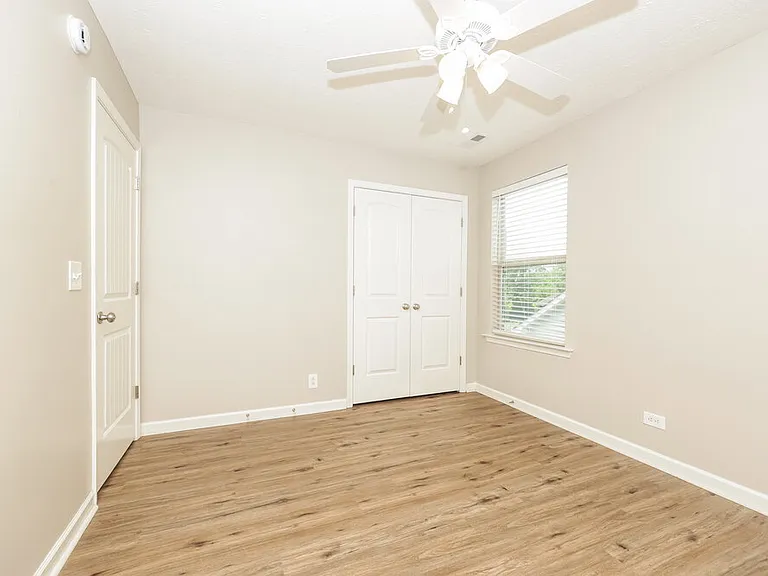 1916 Warmingfield Dr — Photo 14