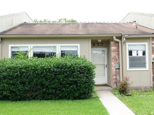 922 Townwood Dr, Lufkin, TX 75904