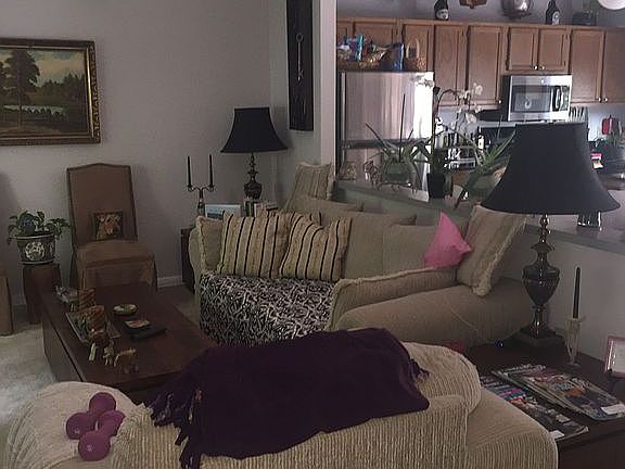5th image of 170 Cambridge Dr
