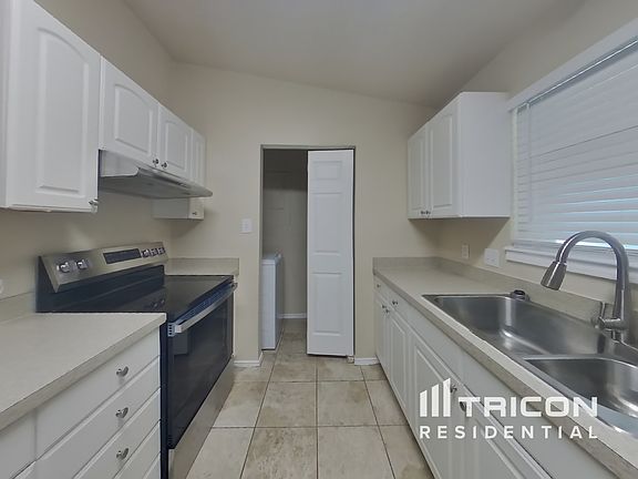 5th image of 901 Loganwood Dr