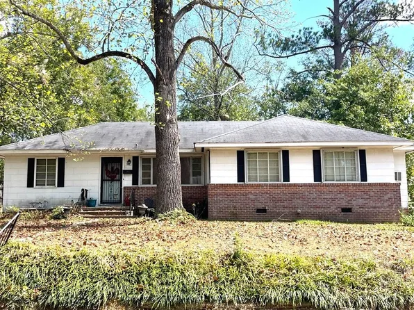 170 Meadow Hill Rd, West Point, MS 39773
