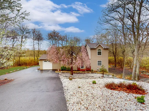 212 Tomnoddy Dr, Tamiment, PA 18371