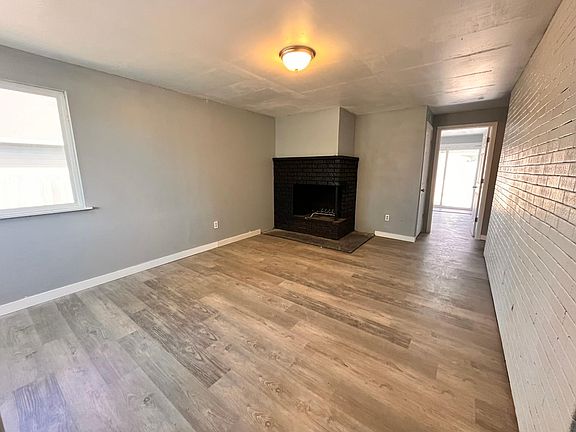 Spacious living room