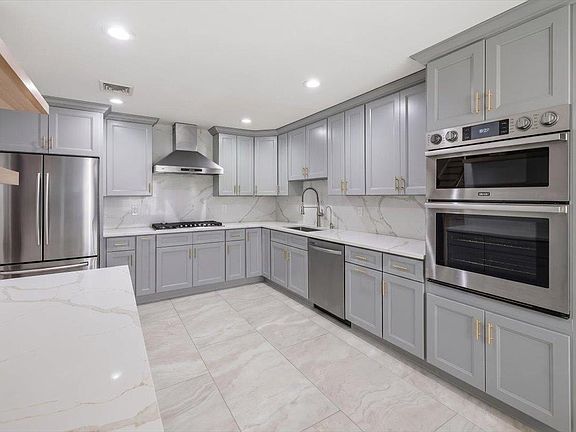 3rd image of 220 Cliff St #B