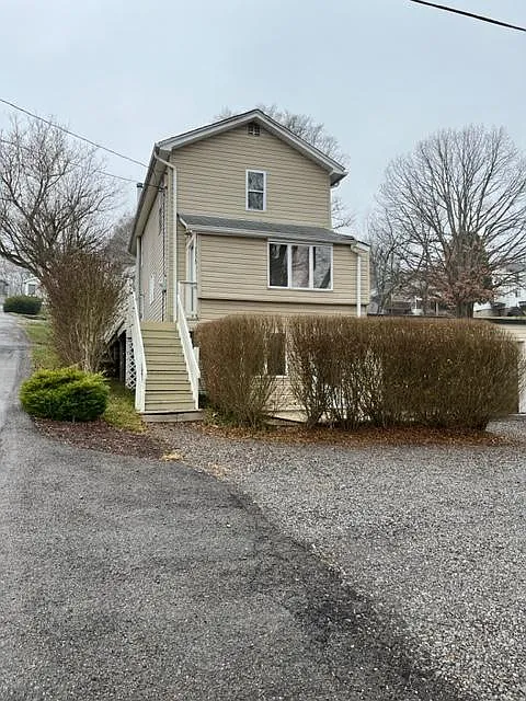 339 Poplar St photo 1