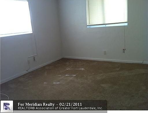 4th image of 1913 NE 4th St APT 2