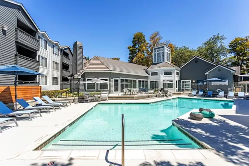 Large Swimming Pool with Easy Access - Avana Sunnyvale