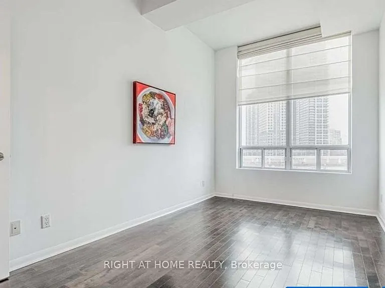 3391 Bloor St W #515 — Photo 17