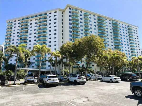 19370 Collins Ave #Penthouse 10, Sunny Isles Beach, FL 33160