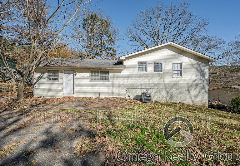 504 Roselle Ln — Photo 30