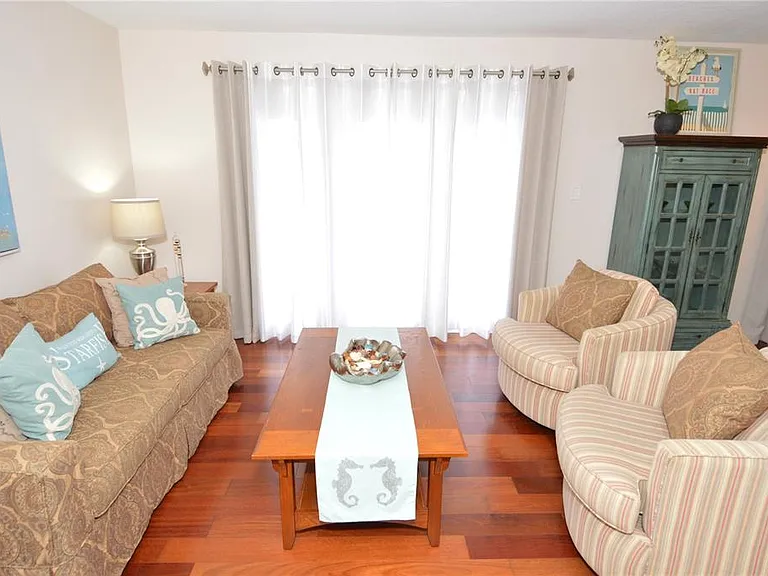 213 Seahorse Dr SE #B — Photo 16
