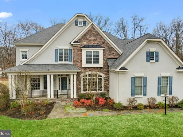 8905 Laurel Overlook Dr, Lorton, VA 22079