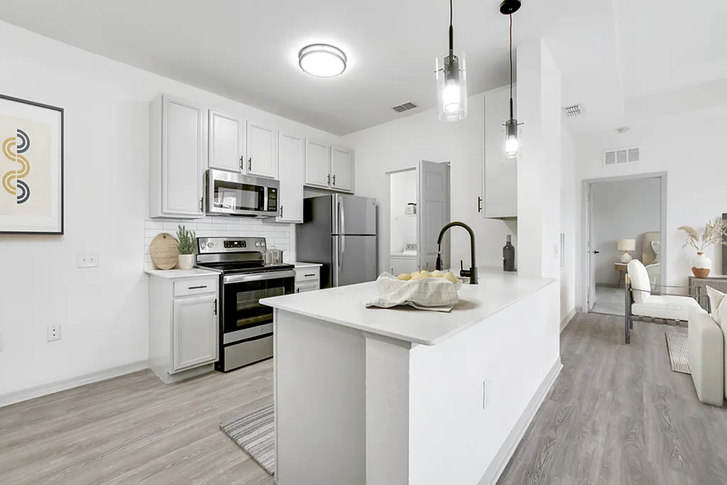 Halston Citrus Ridge — Photo 2