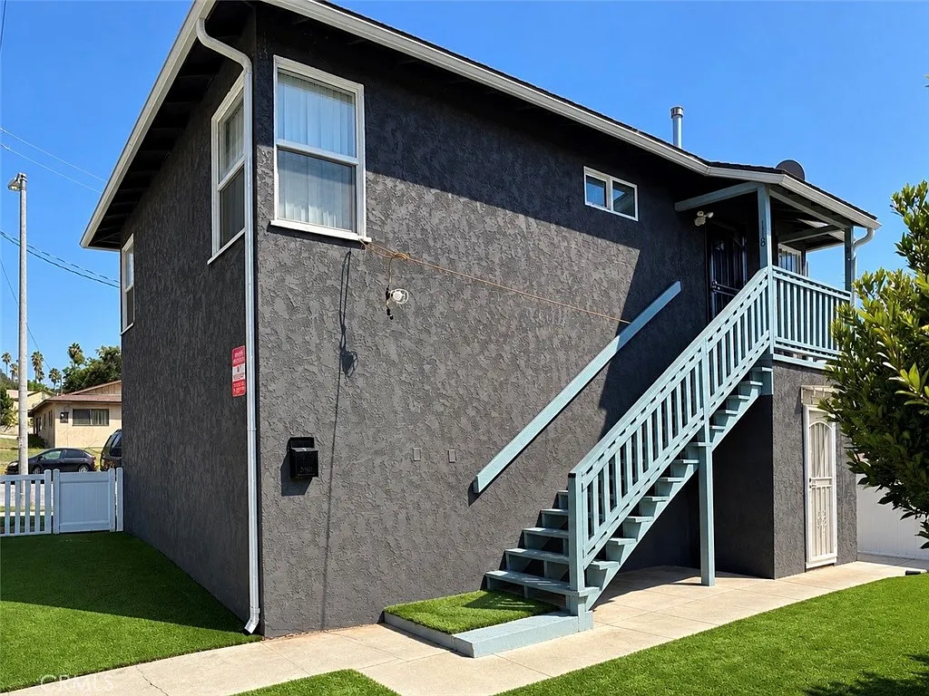 2 bed, 620 sqft, $2,700 — Photo 3