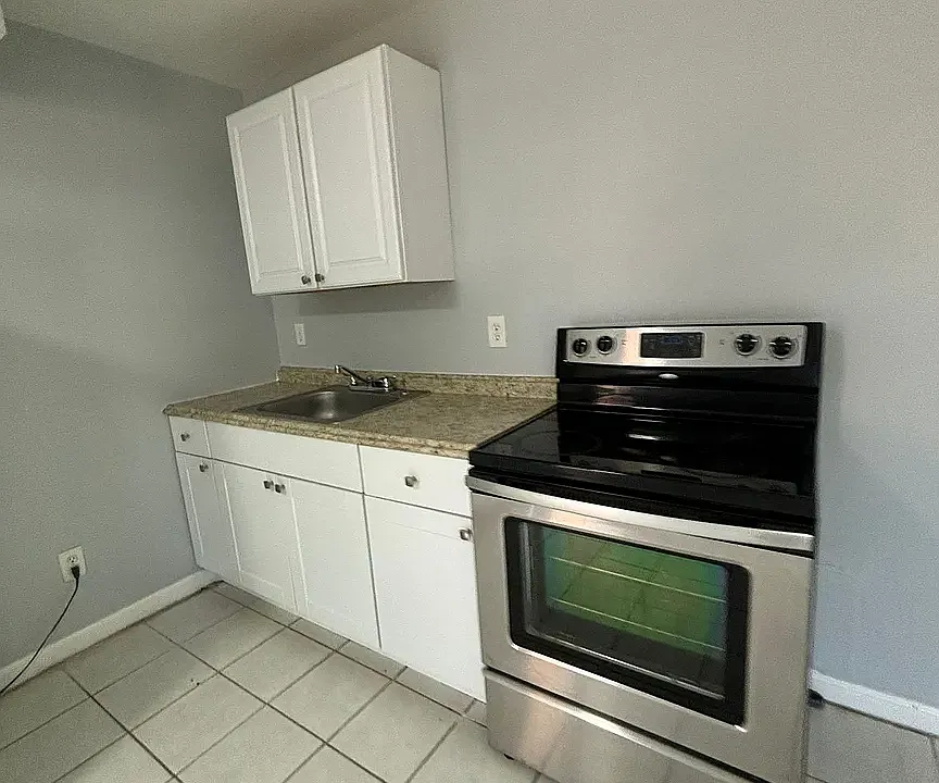 531 S 18th St #5D