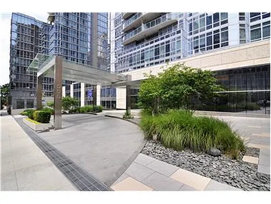 Rented by Douglas Elliman | media 26