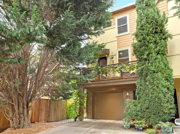 2841 SE Schiller St, Portland, OR 97202