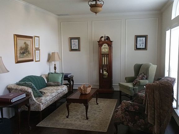 5th image of 7101 Dobbins Dr
