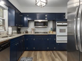 (Undisclosed Address), Lees Summit, MO 64063