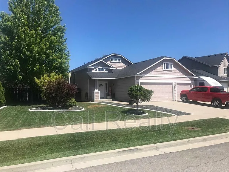 14609 E Crown Ave — Photo 1
